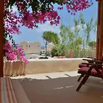 Cactus Hideaway With Sea Views 易莫洛林