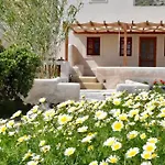 Cactus Hideaway With Sea Views 度假居
