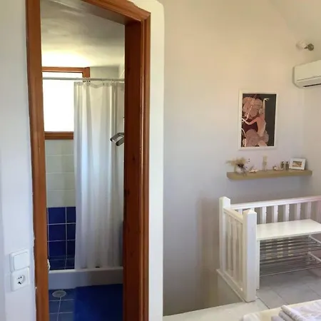 Дом отдыха Cactus Hideaway With Sea Views