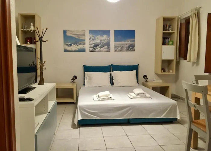 Cactus Hideaway With Sea Views *