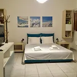 Cactus Hideaway With Sea Views *