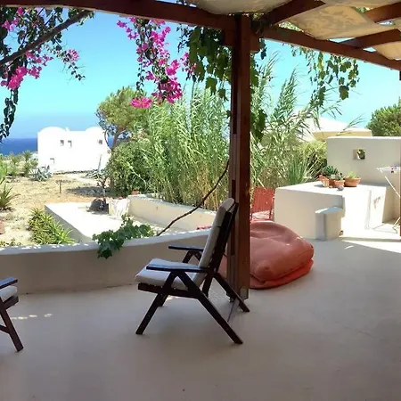 Cactus Hideaway With Sea Views *